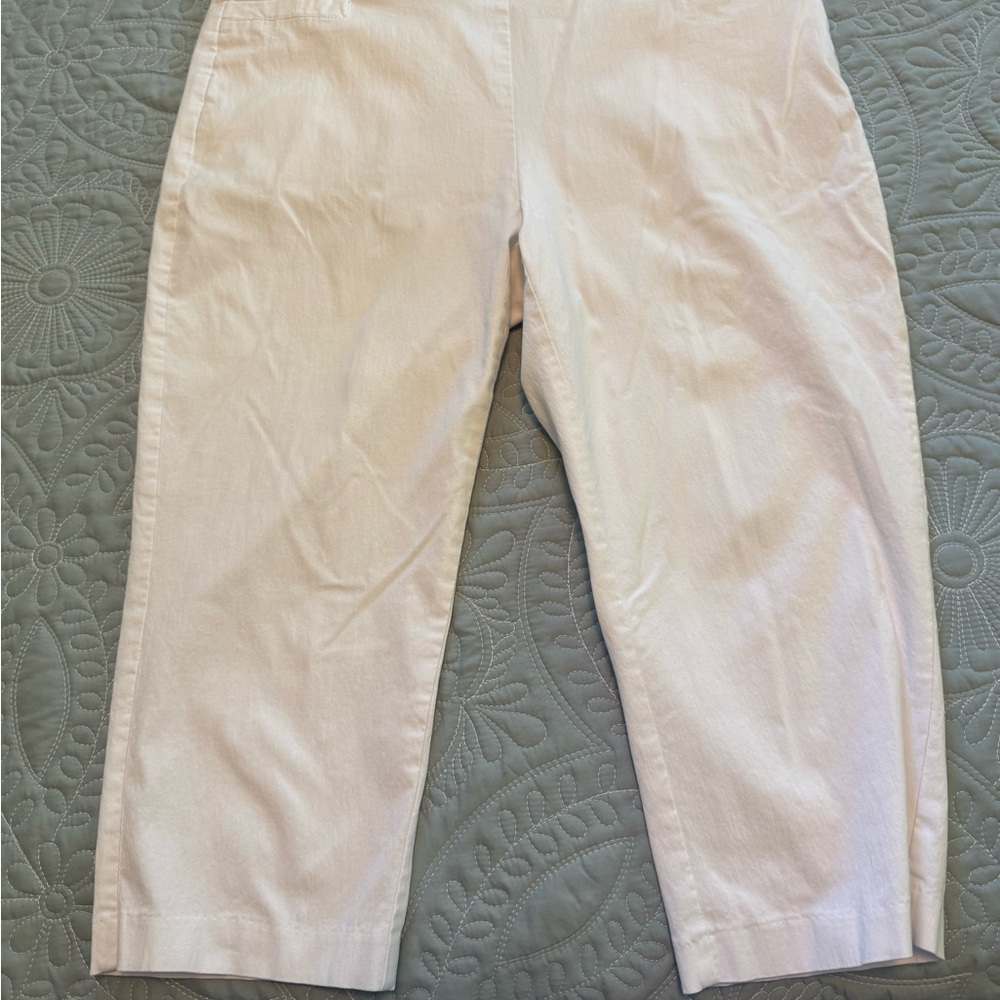 Kim Rogers Women's Stretchy White Capris